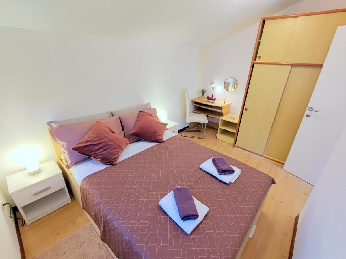 Apartment Pajtak Porec Bagian luar foto